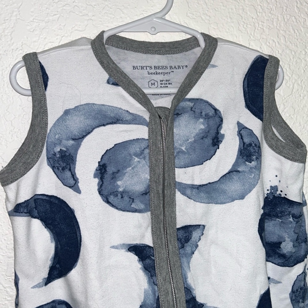 Burt’s Bees Baby Beekeeper Blue and White Tie Dye Moon Pattern Size M